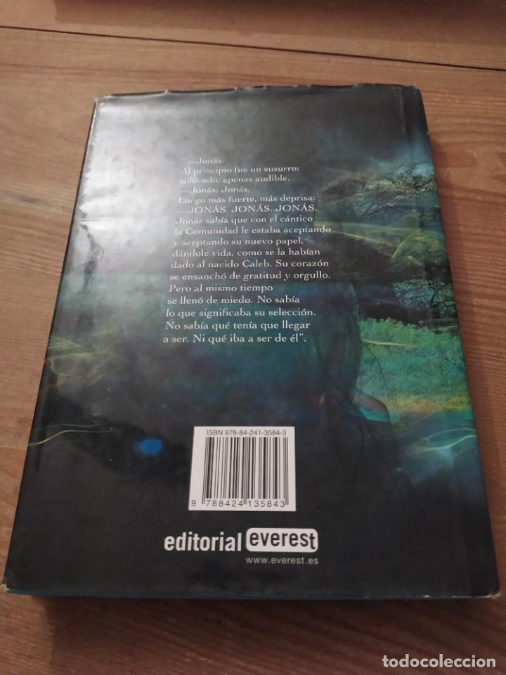 Libros de segunda mano: The Giver libro 1 - Foto 2