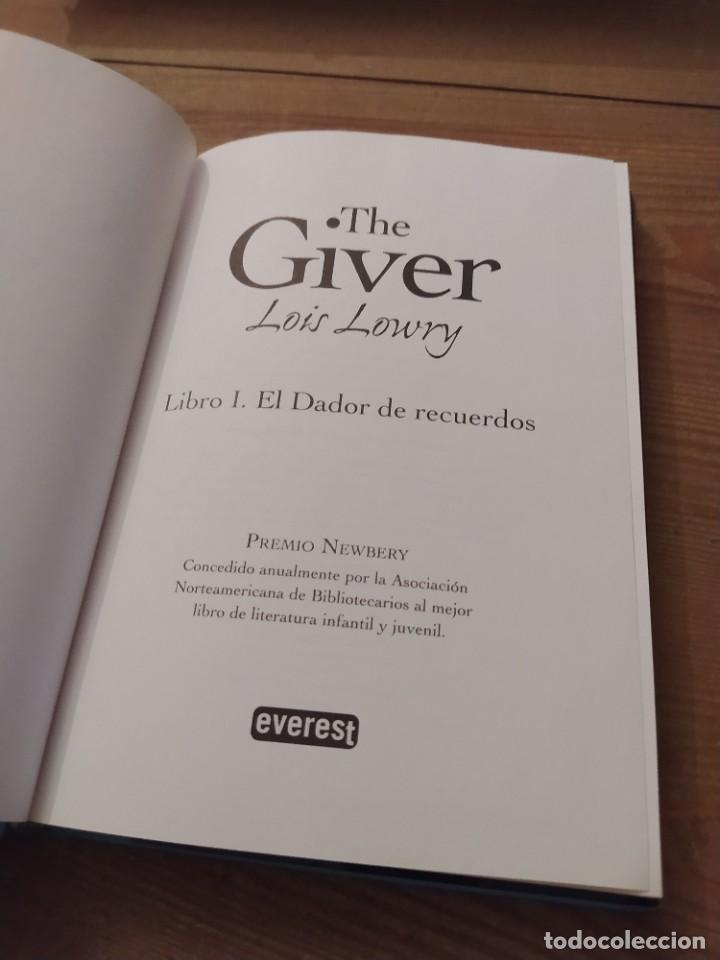 Libros de segunda mano: The Giver libro 1 - Foto 3