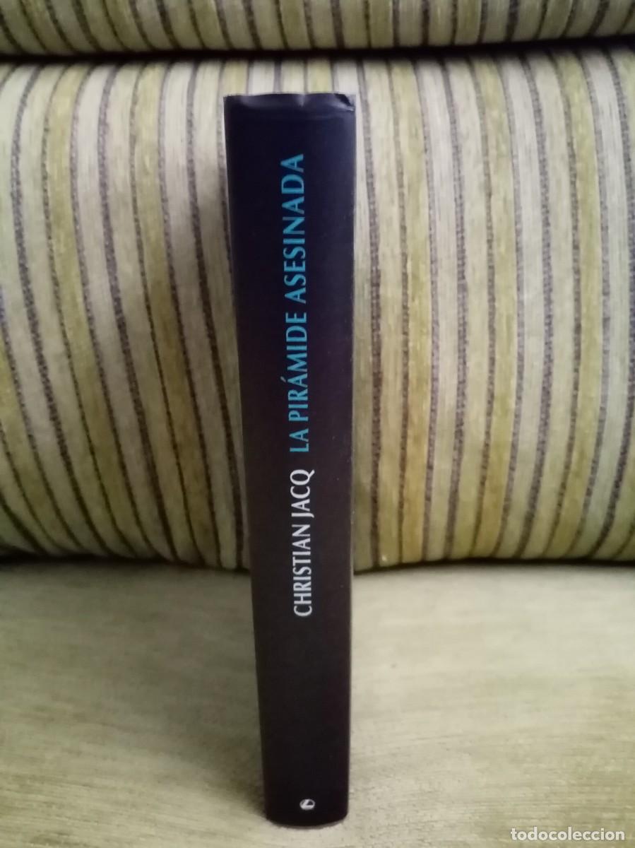 Libros de segunda mano: LA PIR&Aacute;MIDE ASESINADA - Foto 2