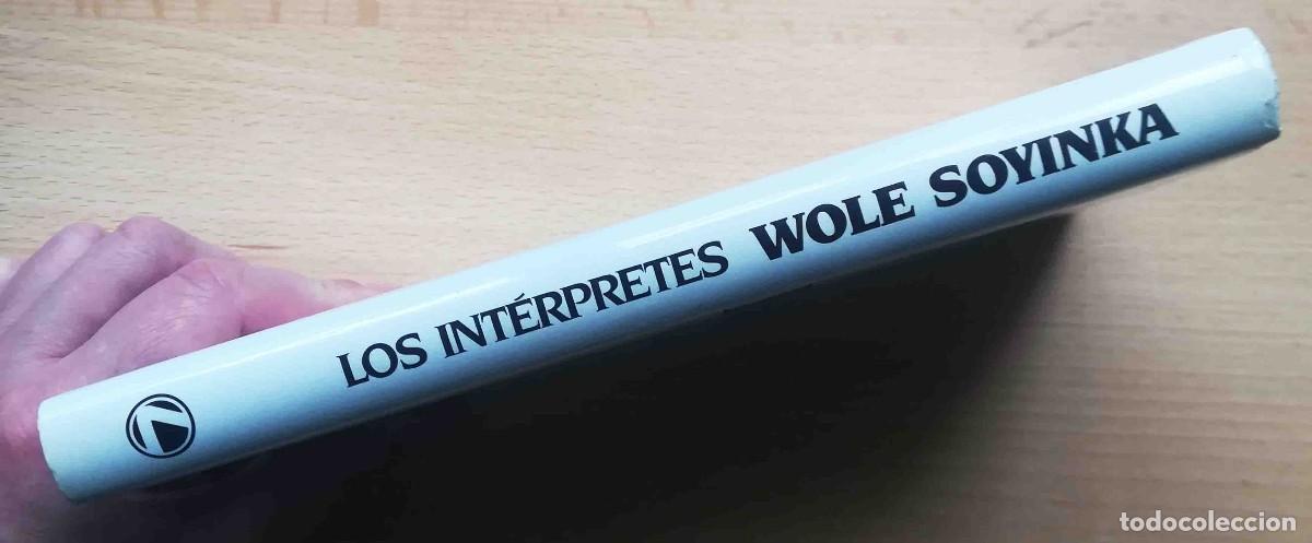 Libros de segunda mano: Los int&eacute;rpretes (Wole Soyinka) - Foto 4