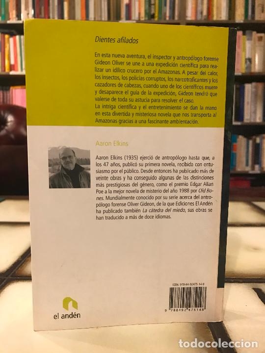 Libros de segunda mano: Dientes afilados. Aaron Elkins. - Foto 2