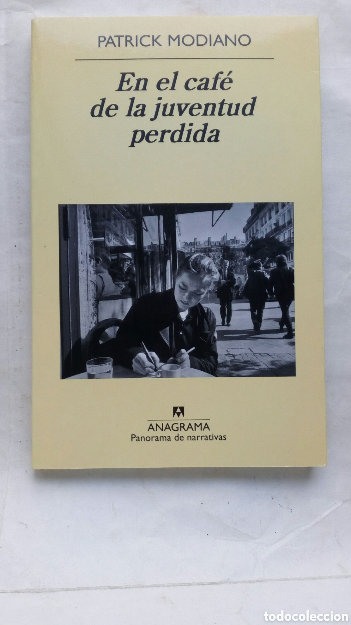 Libros de segunda mano: En el caf&eacute; de la juventud perdida. Patrick Modiano. - Foto 1