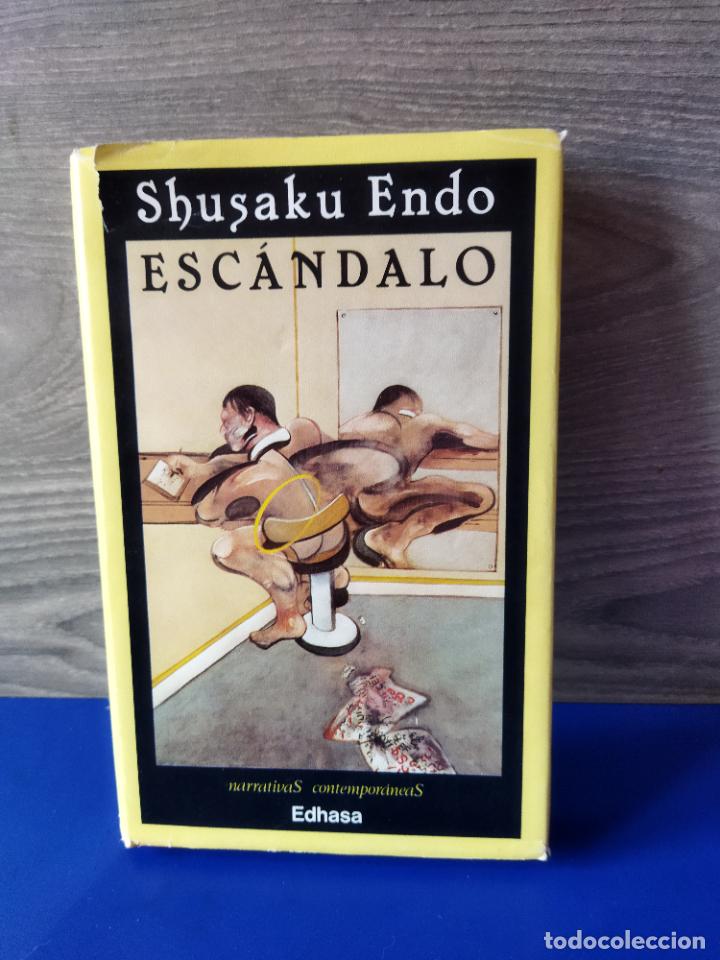 Libros de segunda mano: Esc&aacute;ndalo - Foto 1