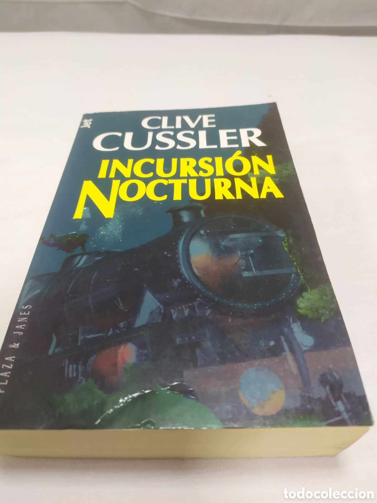 Libros de segunda mano: Incursi&oacute;n nocturna. Clive Cussler, 1996 - Foto 1