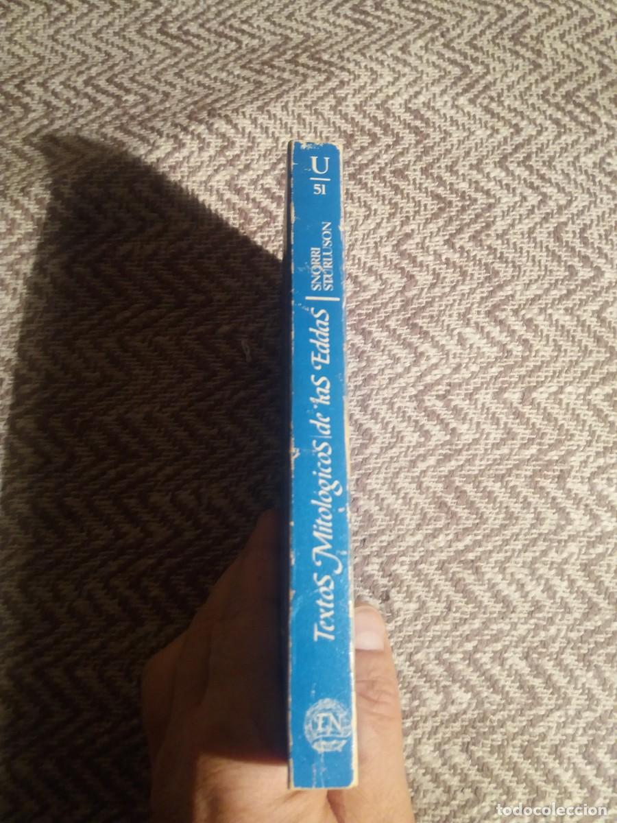 Libros de segunda mano: TEXTOS MITOL&Oacute;GICOS DE LAS EDDAS. SNORRI STURLUSON - Foto 2
