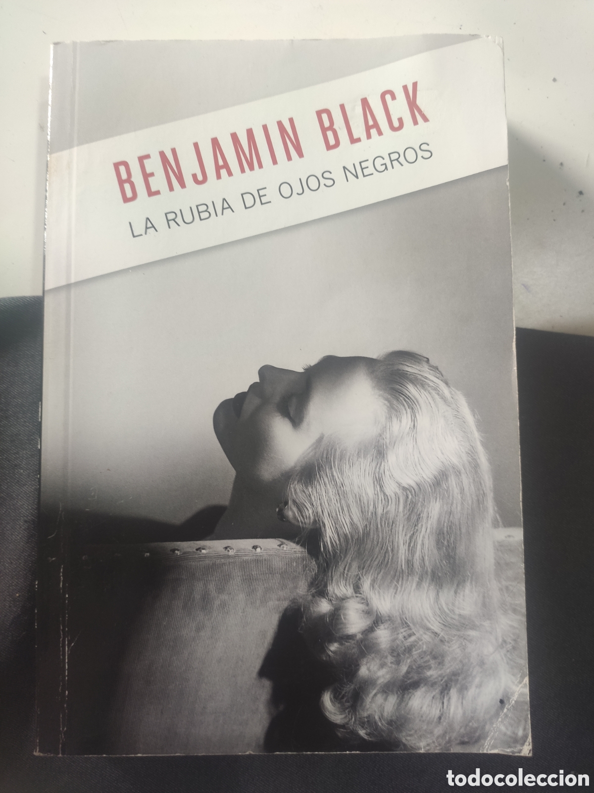 Libros de segunda mano: LA RUBIA DE OJOS NEGROS. BENJAMIN BLACK - Foto 1