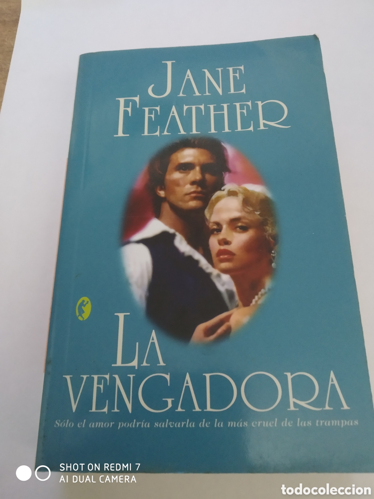 Libros de segunda mano: JANE FEATHER / LA VENGADORA - Foto 1
