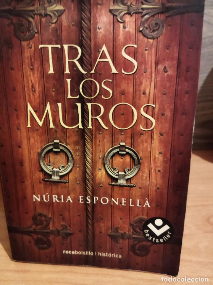 Libros de segunda mano: Tras los muros - Foto 1