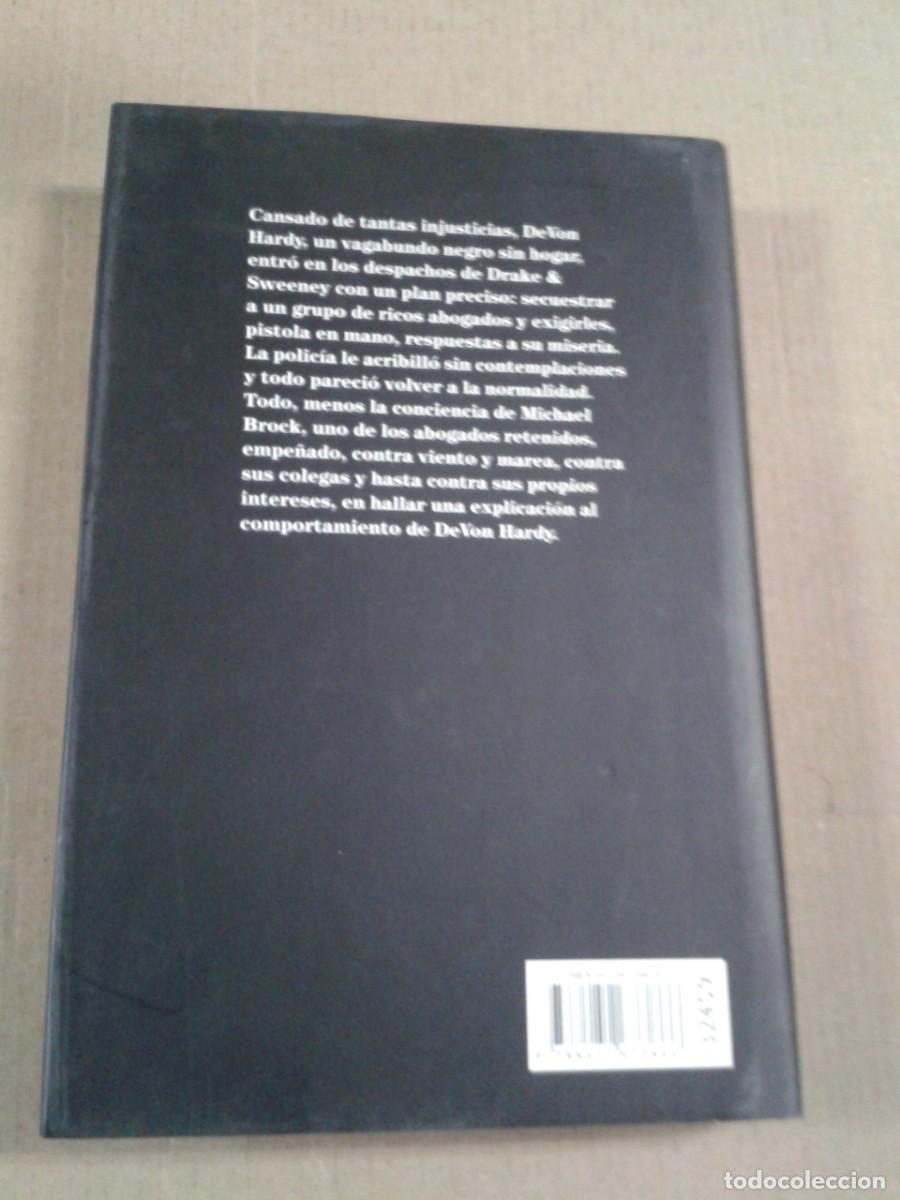 Libros de segunda mano: CAUSA JUSTA - JOHN GRISHAM - Foto 2