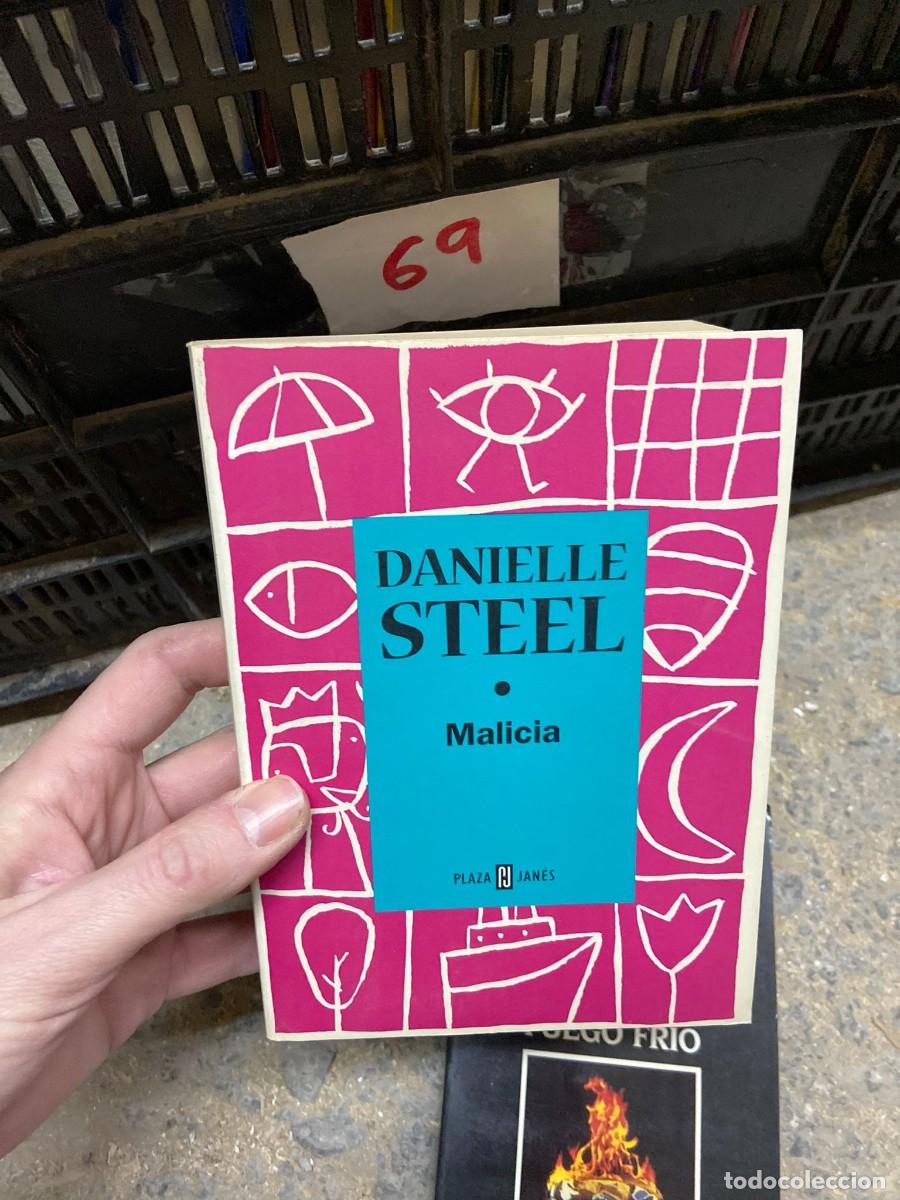 Gebrauchte B&uuml;cher: CAJA69 DANIELLE STEEL, MALICIA