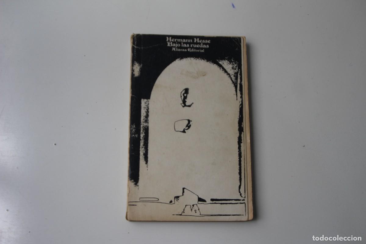 Libros de segunda mano: BAJO LAS RUEDAS HERMANN HESSE - Foto 1