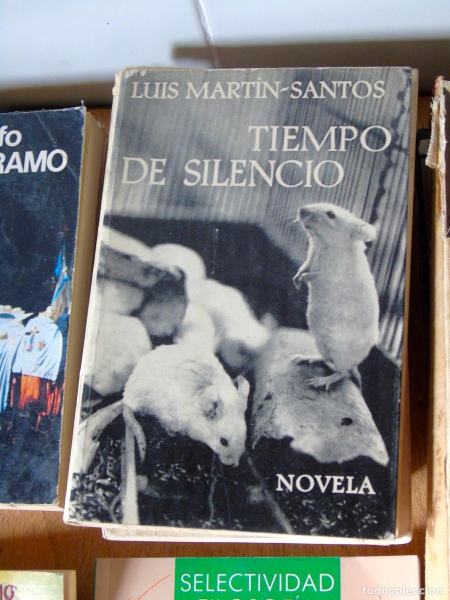 Libros de segunda mano: LIBRO TIEMPOS DE SILENCIO - Foto 1