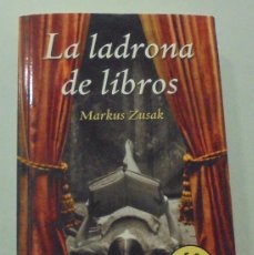 Libros de segunda mano: LA LADRONA DE LIBROS. MARKUS ZUSAK. Lote 401242279