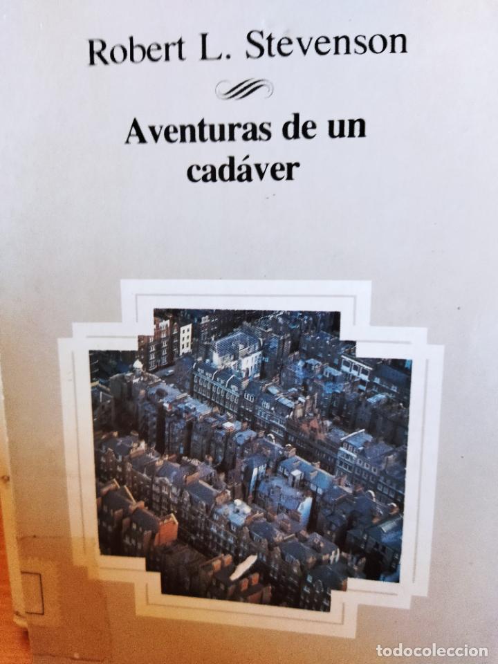 Libros de segunda mano: Aventuras de un cad&aacute;ver - Foto 1