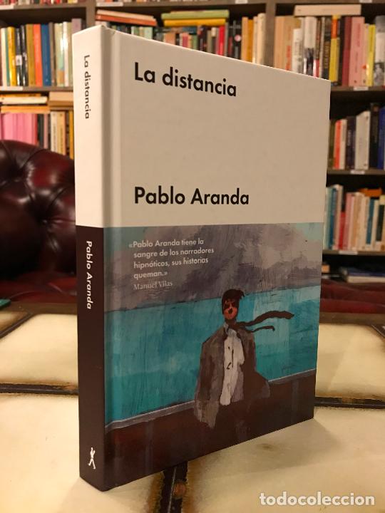 Libros de segunda mano: La distancia. Pablo Aranda. - Foto 1