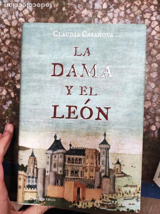 Libros de segunda mano: La dama y el Le&oacute;n - Claudia Casanova - Foto 1