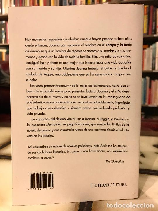Libros de segunda mano: Esperando noticias. Kate Atkinson. - Foto 2
