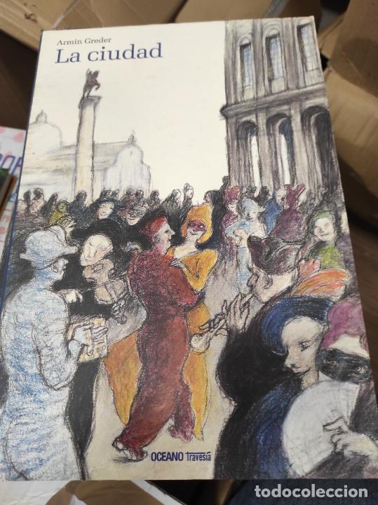 Libros de segunda mano: LA CIUDAD Armin Greder - Foto 1