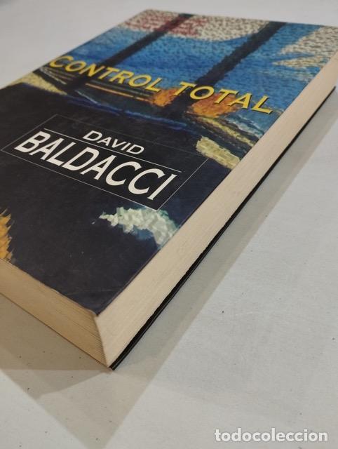 Libros de segunda mano: David Baldacci - Control total - Foto 2