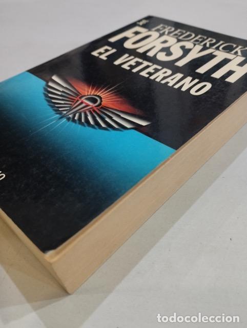 Libros de segunda mano: Frederick Forsyth - El veterano - Foto 2