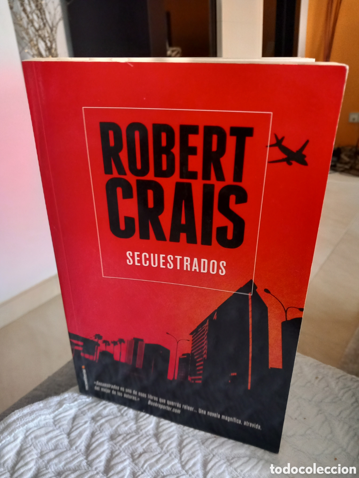 Libros de segunda mano: Secuestrados Robert Crais - Foto 1