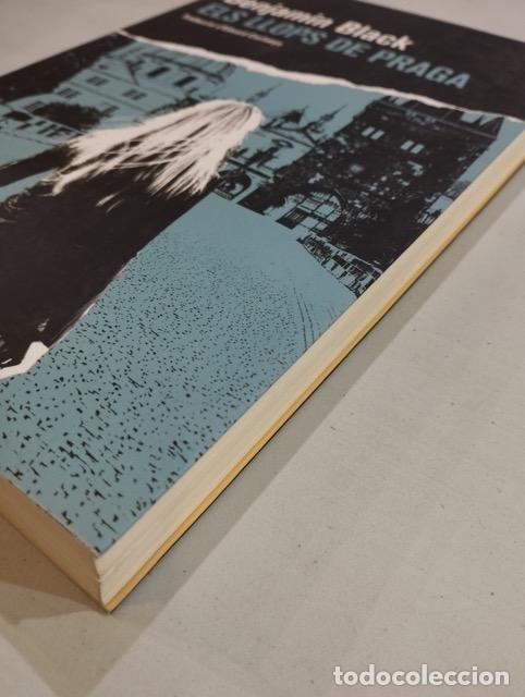 Libros de segunda mano: Benjamin Black - Els llops de Praga - Foto 2