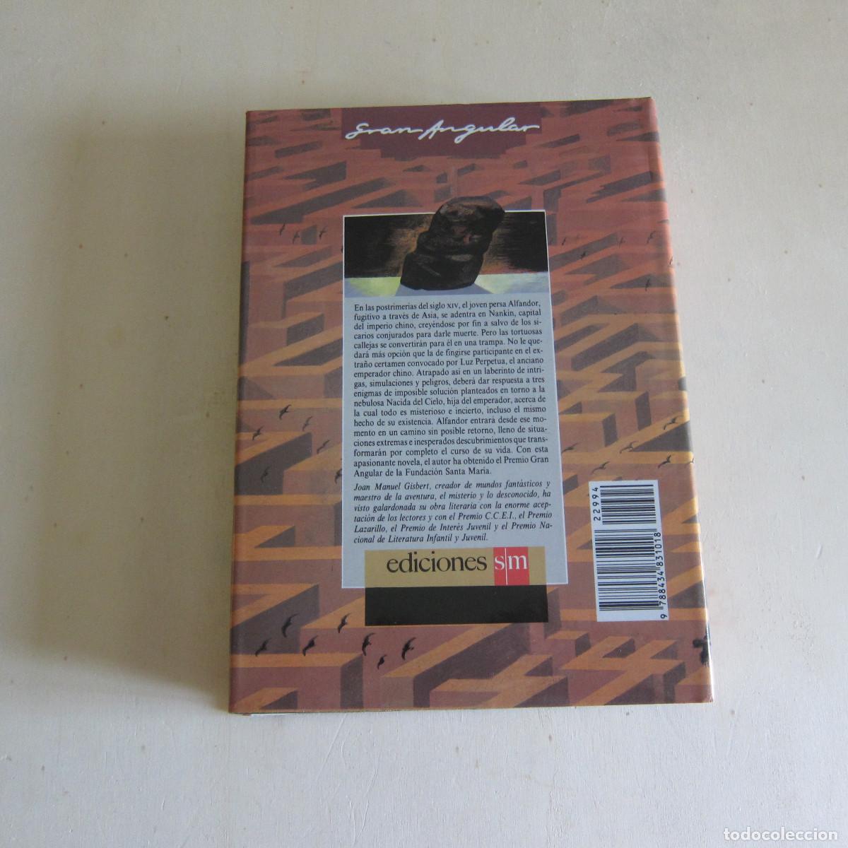 Libros de segunda mano: LA NOCHE DEL ECLIPSE - JOAN MANUEL GISBERT (GRAN ANGULAR) NOVELA - Foto 2
