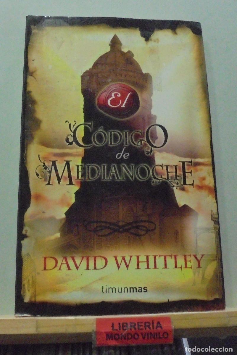 Libros de segunda mano: El c&oacute;digo de medianoche. David Whitley - Foto 1