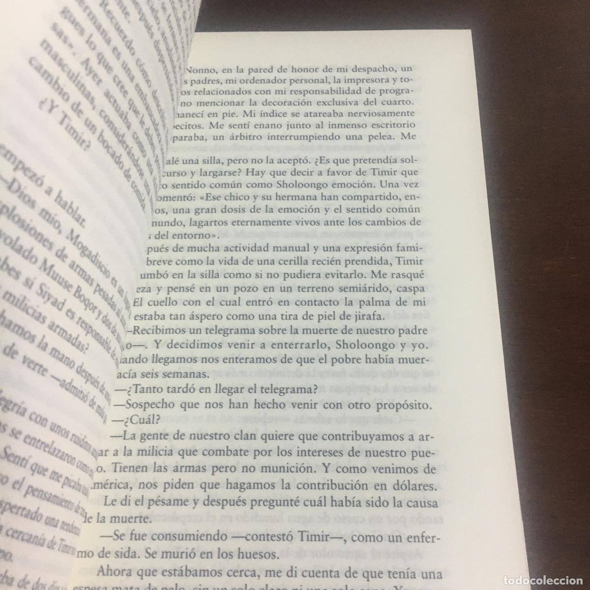 Libros de segunda mano: Secretos - Nuruddin Farah REF: 299 - Foto 2