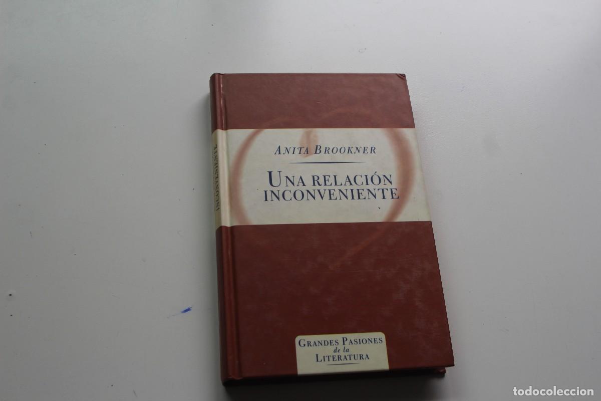 Libros de segunda mano: UNA RELACI&Oacute;N INCONVENIENTE - Foto 1