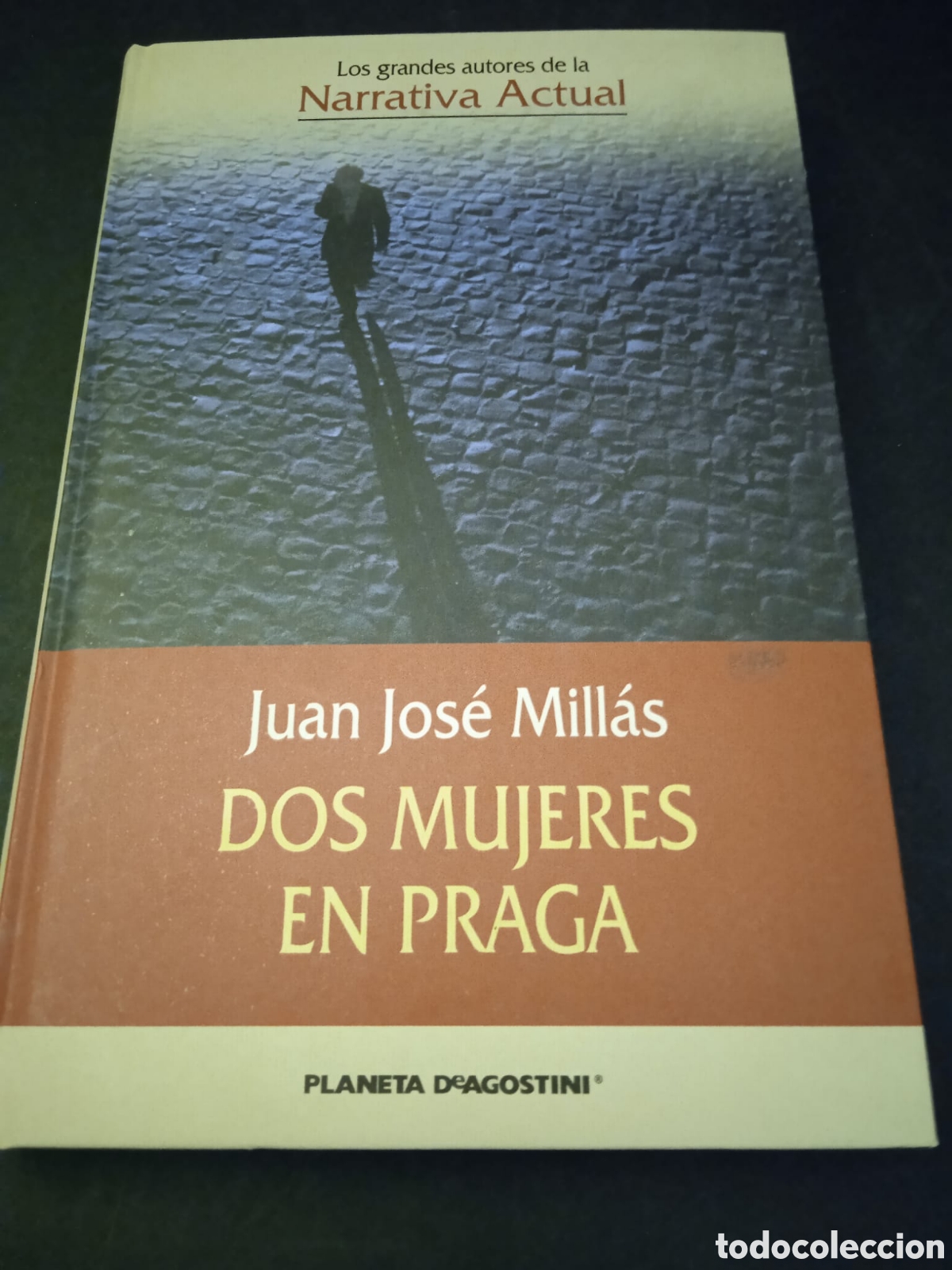 Libros de segunda mano: Libro Dos mujeres en Praga - Foto 1