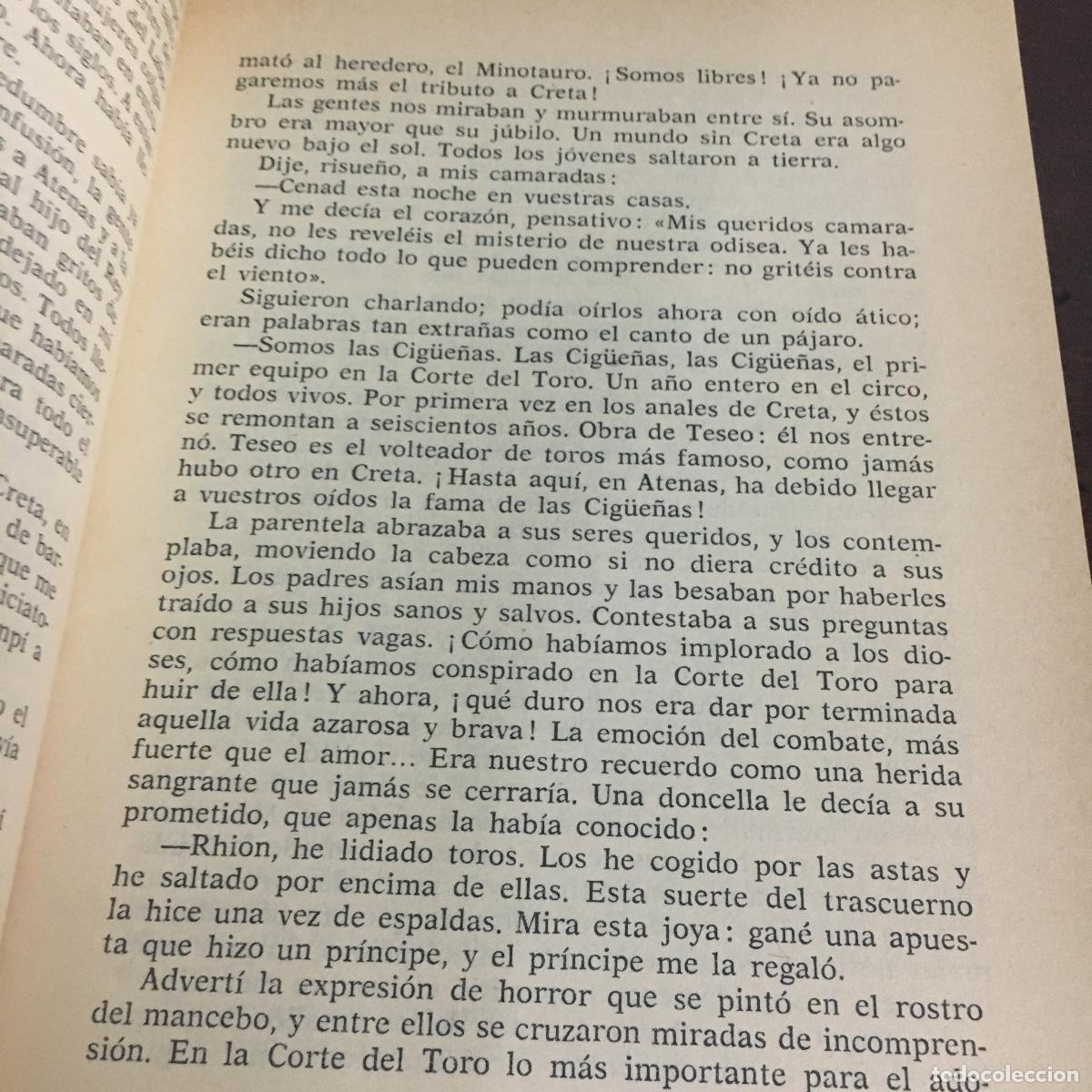 Libros de segunda mano: EL TORO DEL MAR. - RENAULT, Mary. REF: 1323 - Foto 2