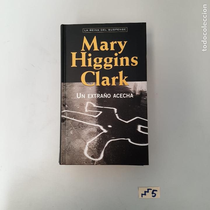 Libros de segunda mano: Mary Higgins Clark Un extra&ntilde;o acecha - Foto 1