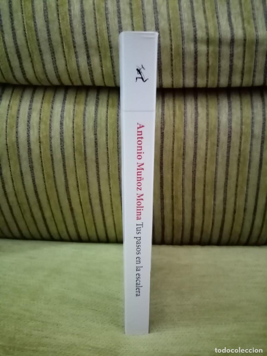 Libros de segunda mano: TUS PASOS EN LA ESCALERA - Foto 2