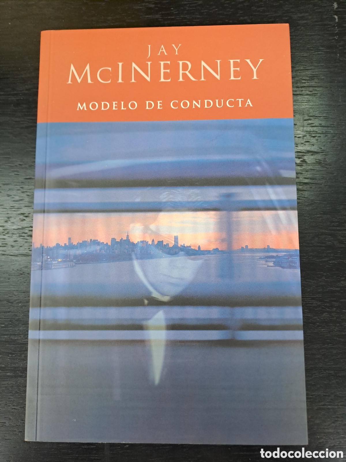 Libros de segunda mano: Modelo de conducta - Jay McInerney - Ediciones B - Foto 1