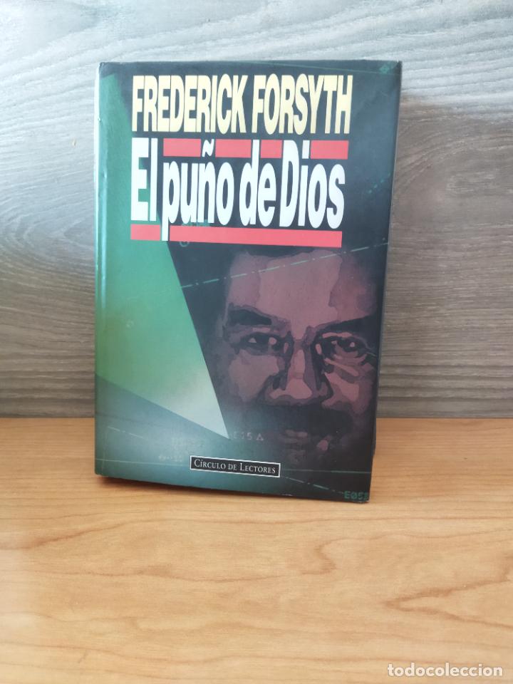 Libros de segunda mano: El pu&ntilde;o de dios - Foto 1