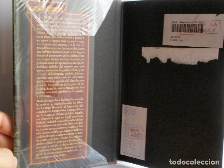 Libros de segunda mano: LUGAR DE EJECUCION - Val McDermid - Circulo de Lectures - 2002 - Foto 2