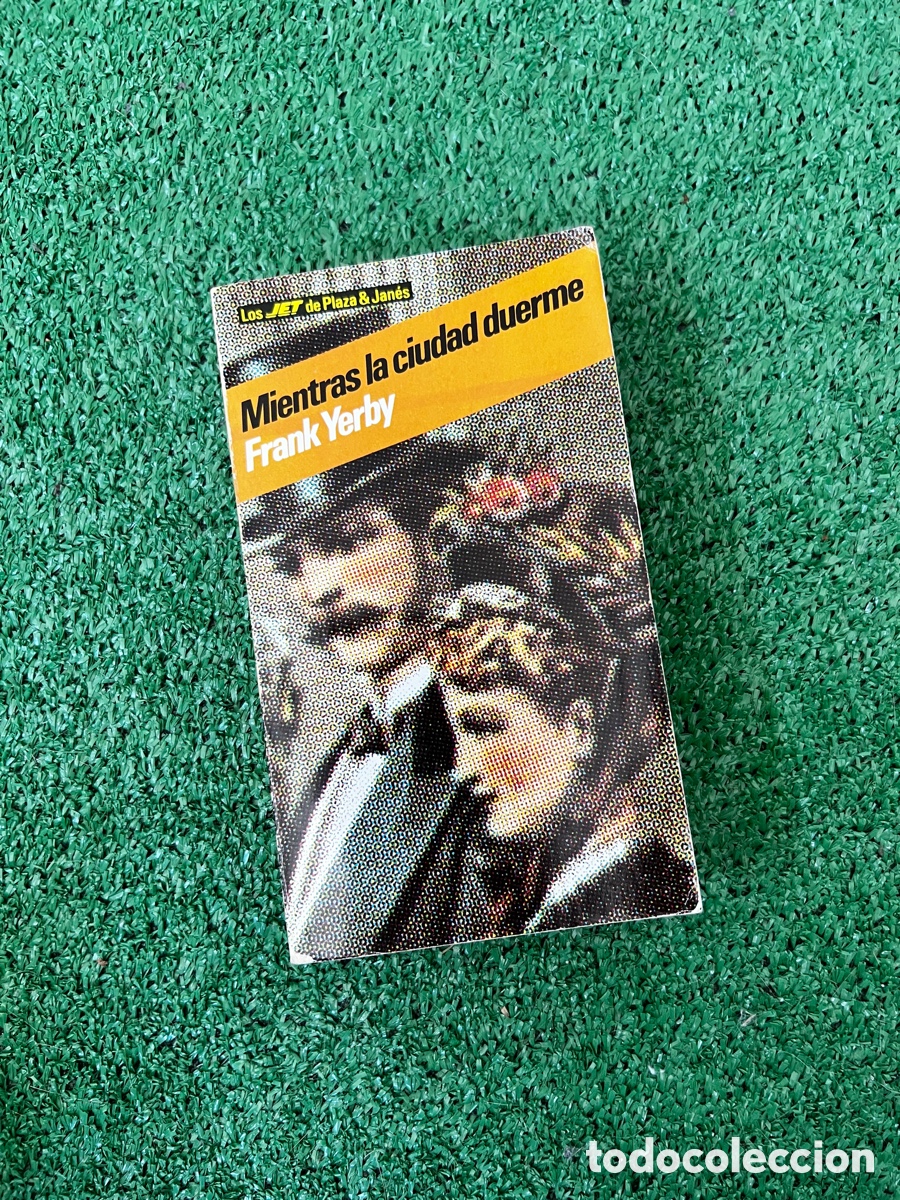Libros de segunda mano: Mientras la ciudad duerme - Foto 1