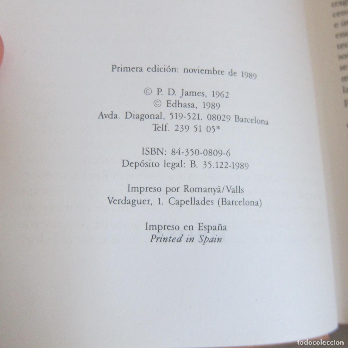 Libros de segunda mano: CUBRIDLE EL ROSTRO - P. D. JAMES (EDHASA) NOVELA - Foto 5