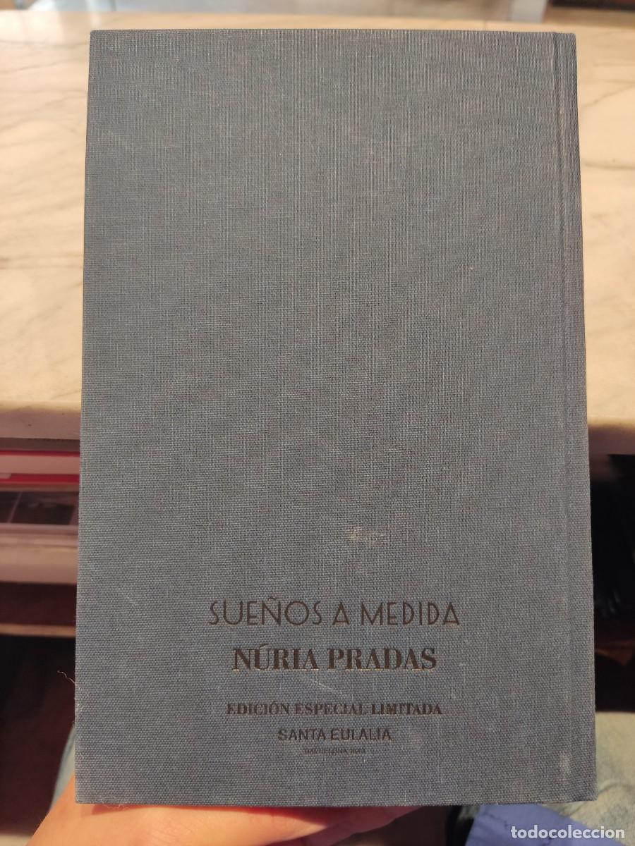 Libros de segunda mano: Sue&ntilde;os a medida Nuria Pradas edici&oacute;n limitada 500 ejemplares - Foto 2