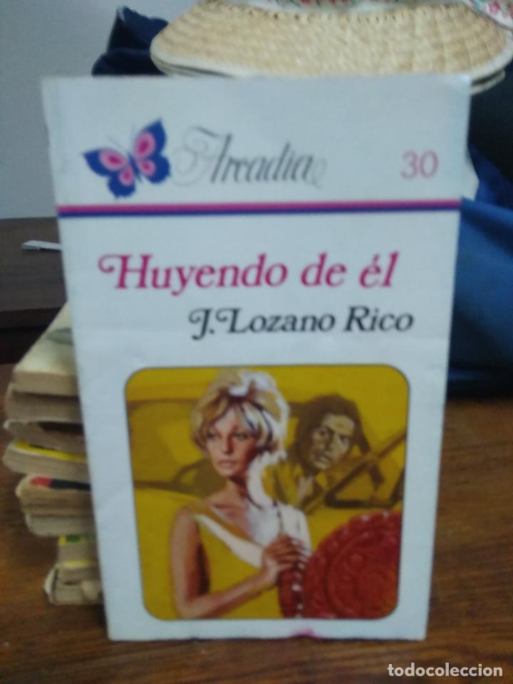 Gebrauchte B&uuml;cher: Huyendo de &eacute;l. J.Lozano Rico. N.3301