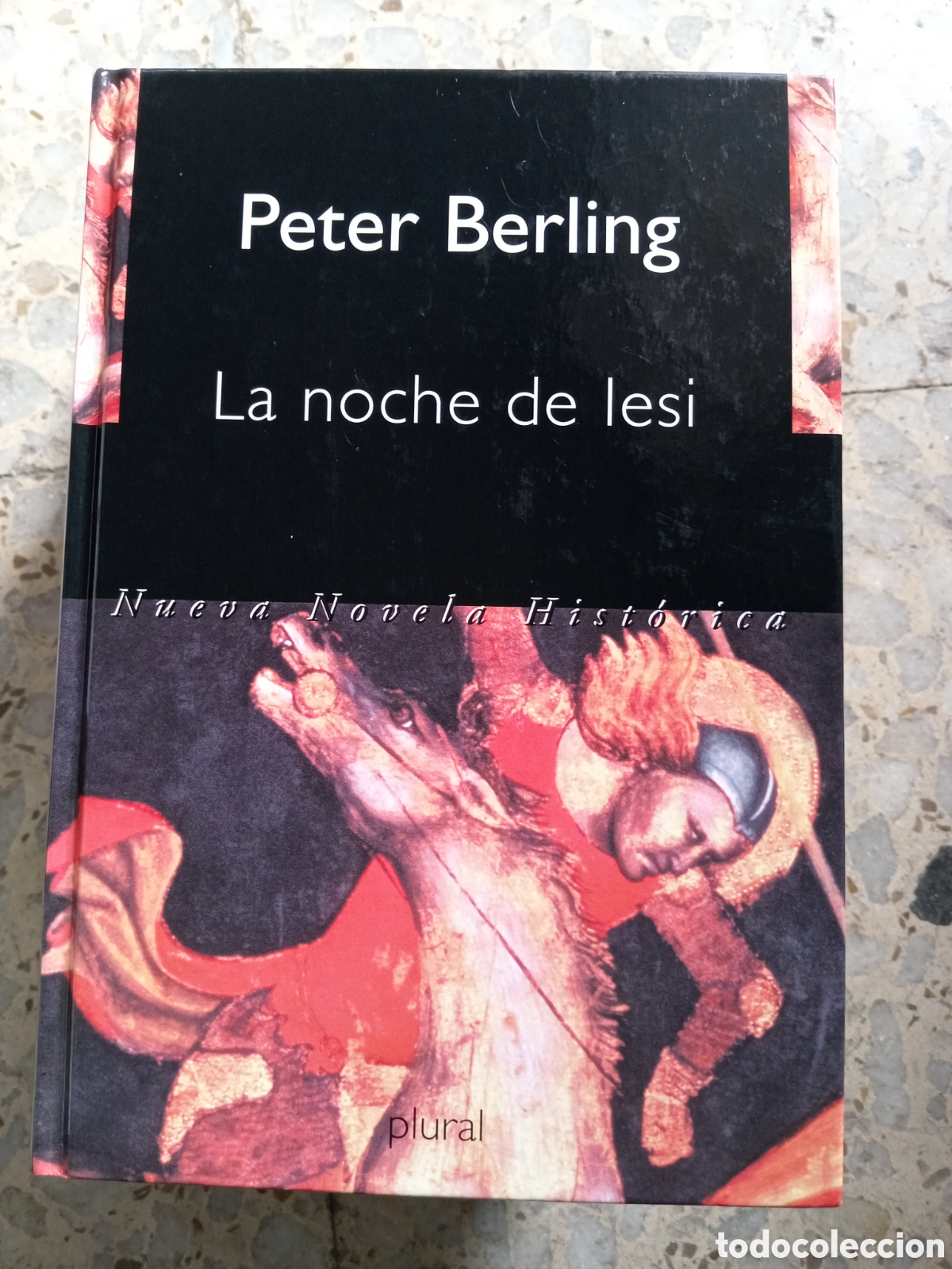 Libros de segunda mano: LA NOCHE DE LESI PETER BERLING TAPAS DURAS - Foto 1