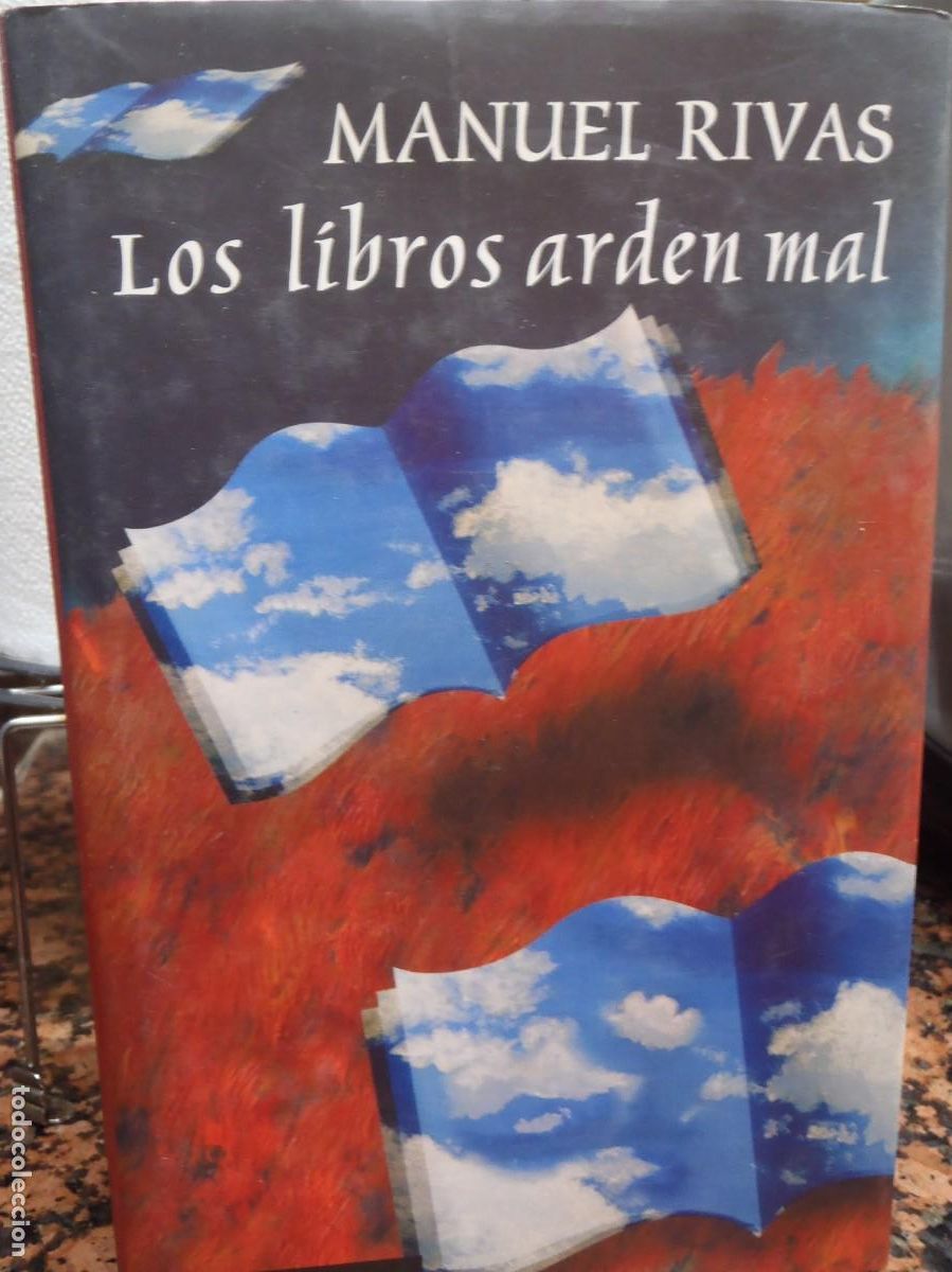 Libros de segunda mano: LOS LIBROS ARDEN MAL - MANUEL RIVAS - CIRCULO 2006 - Foto 1