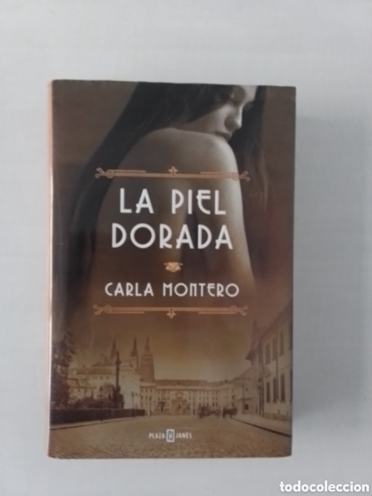 Libros de segunda mano: Libro Carla Montero - Foto 1