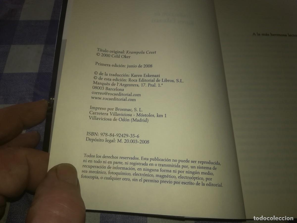 Libros de segunda mano: UN CADAVER JUNTO AL BOSFORO / CELIL OKER / EVA 059 / ROCA - Foto 6