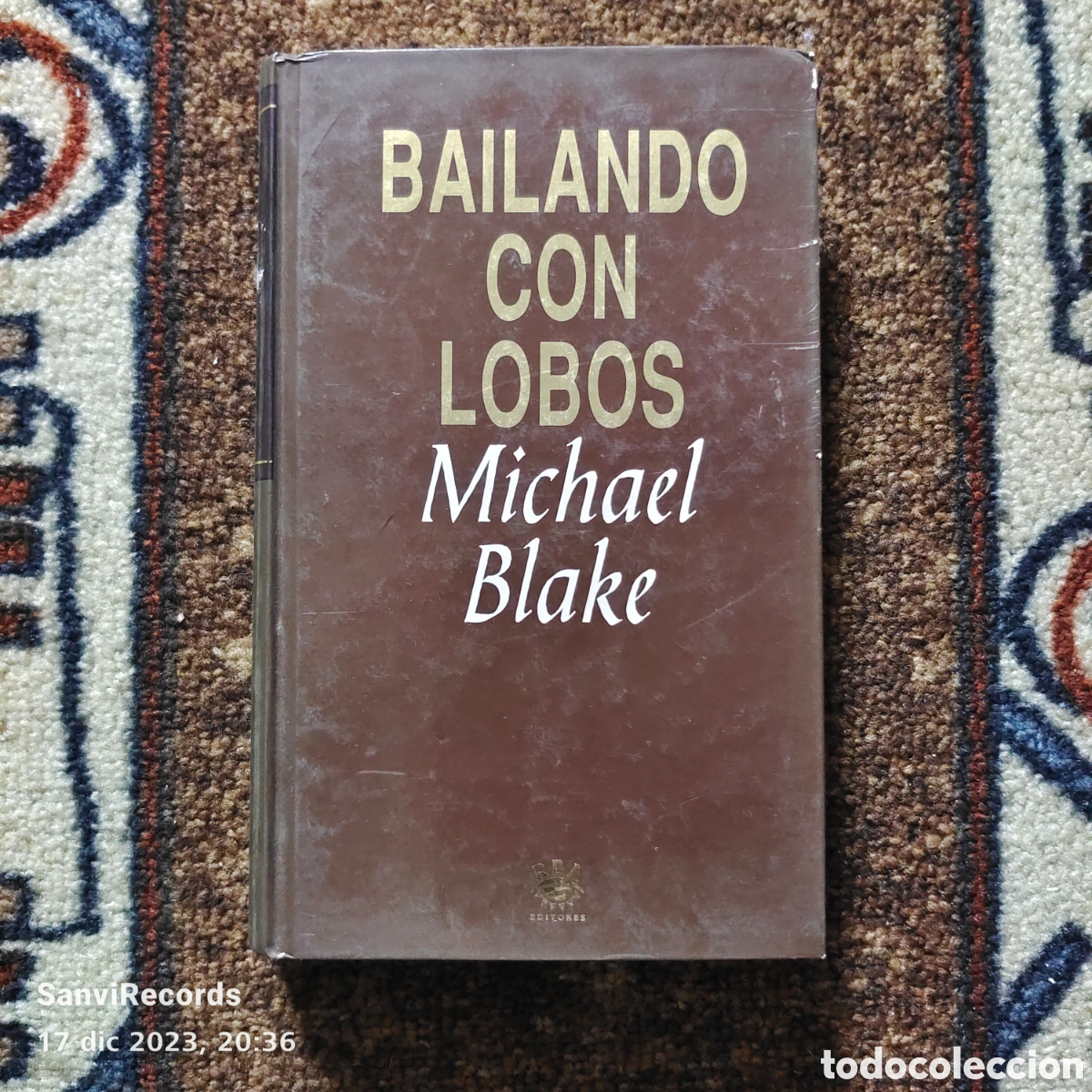 Libros de segunda mano: BAILANDO CON LOBOS (MICHAEL BLAKE) (RBA) - Foto 1