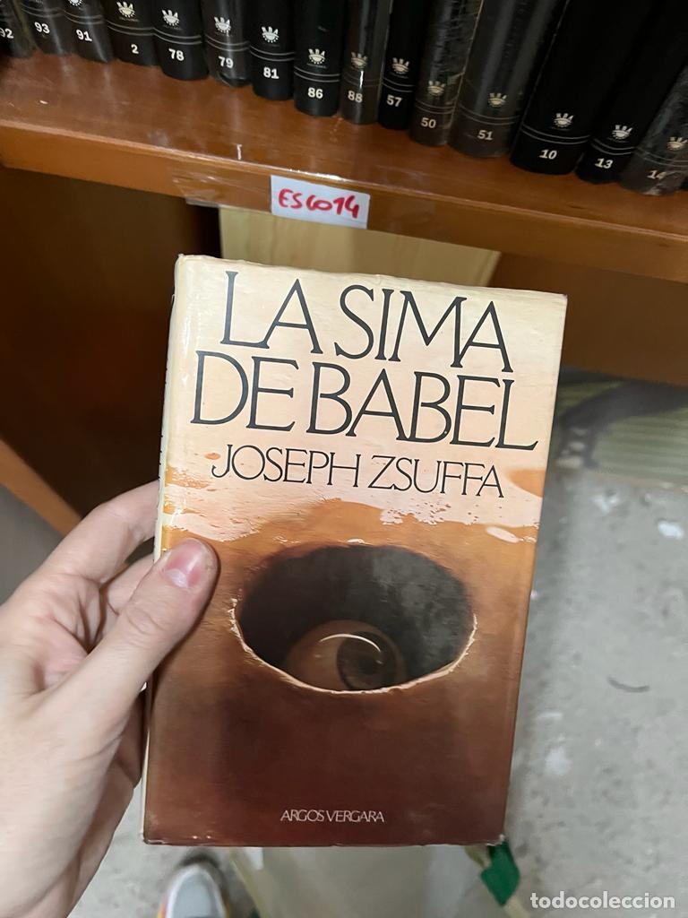 Libros de segunda mano: ESCO14 la sima de babel, joseph zsuffa - Foto 1