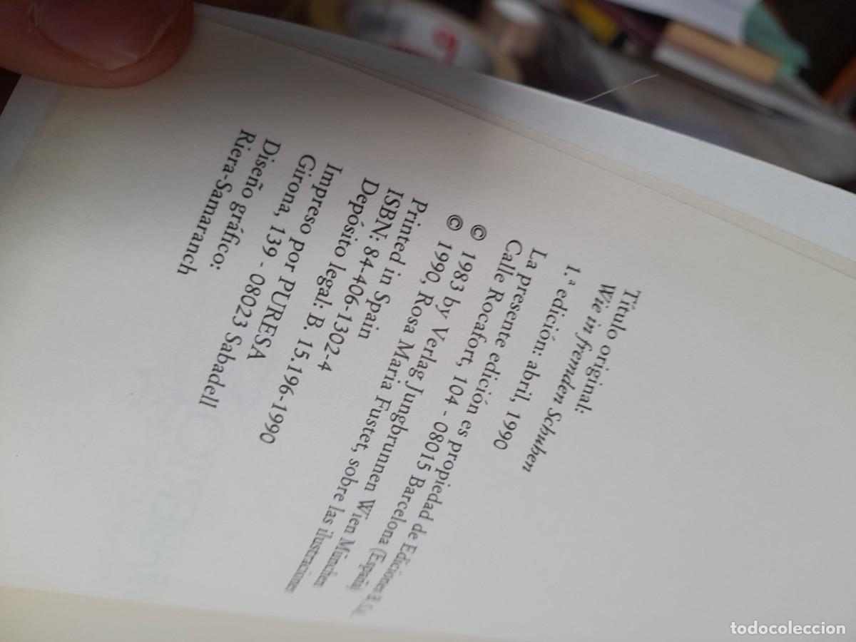 Libros de segunda mano: Libro Con zapatos ajenos Renate Welsh - Foto 2