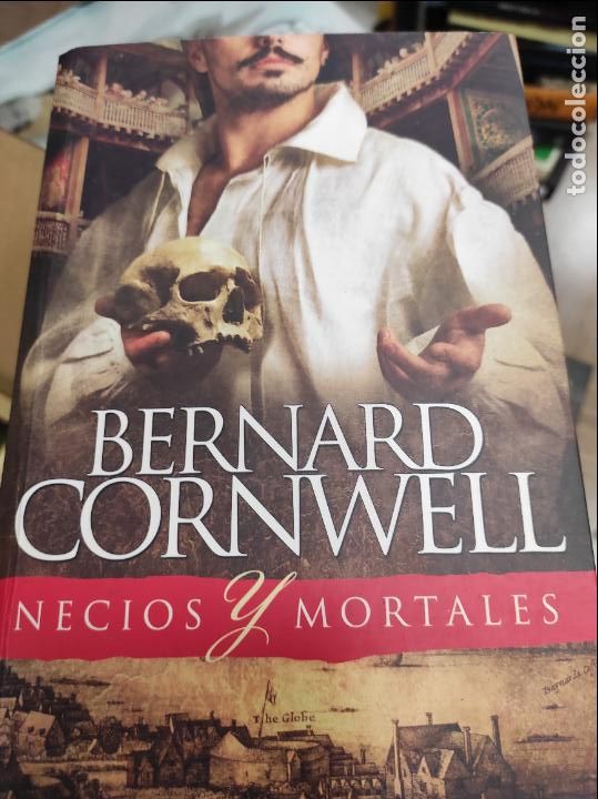 Libros de segunda mano: NECIOS Y MORTALES - CORNWELL,BERNARD - Foto 1