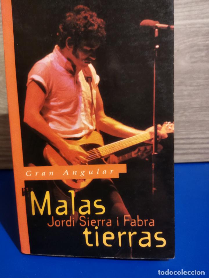 Libros de segunda mano: Malas tierras - Foto 1
